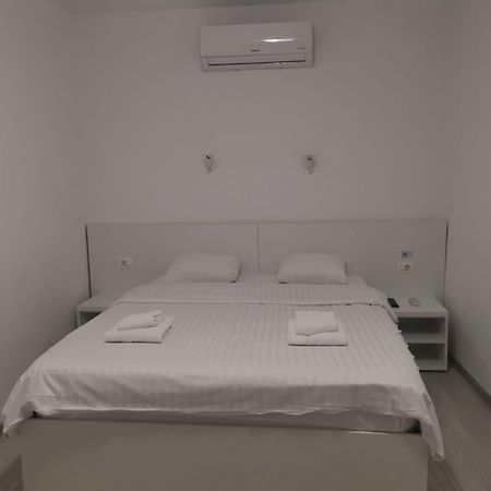 בוקרשט Old Town Bar Apartments On Street Tonitza מראה חיצוני תמונה