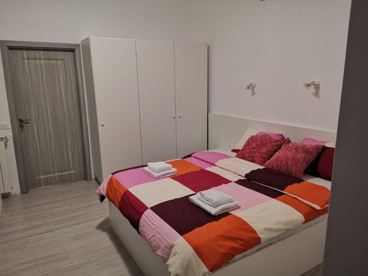 בוקרשט Old Town Bar Apartments On Street Tonitza מראה חיצוני תמונה