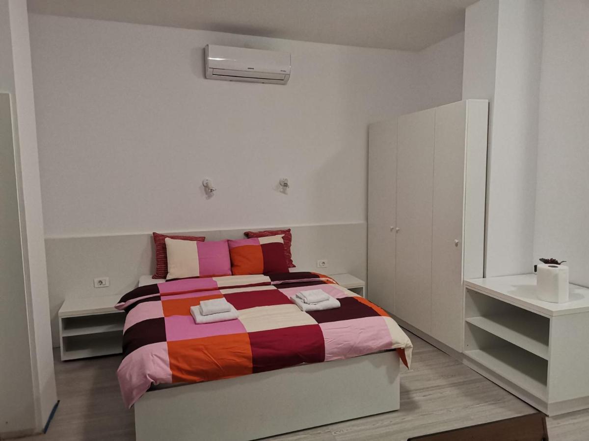 בוקרשט Old Town Bar Apartments On Street Tonitza מראה חיצוני תמונה