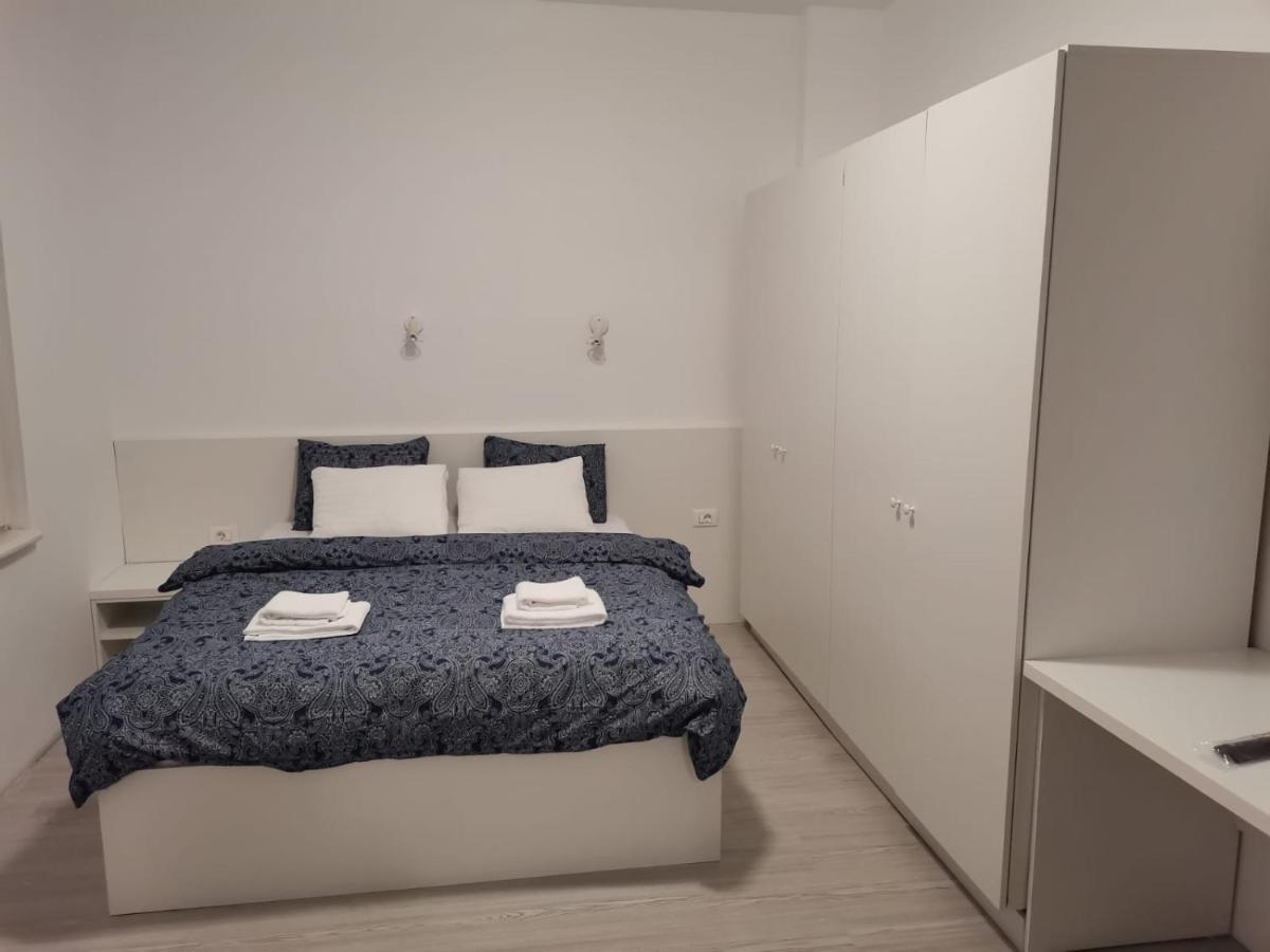 בוקרשט Old Town Bar Apartments On Street Tonitza מראה חיצוני תמונה