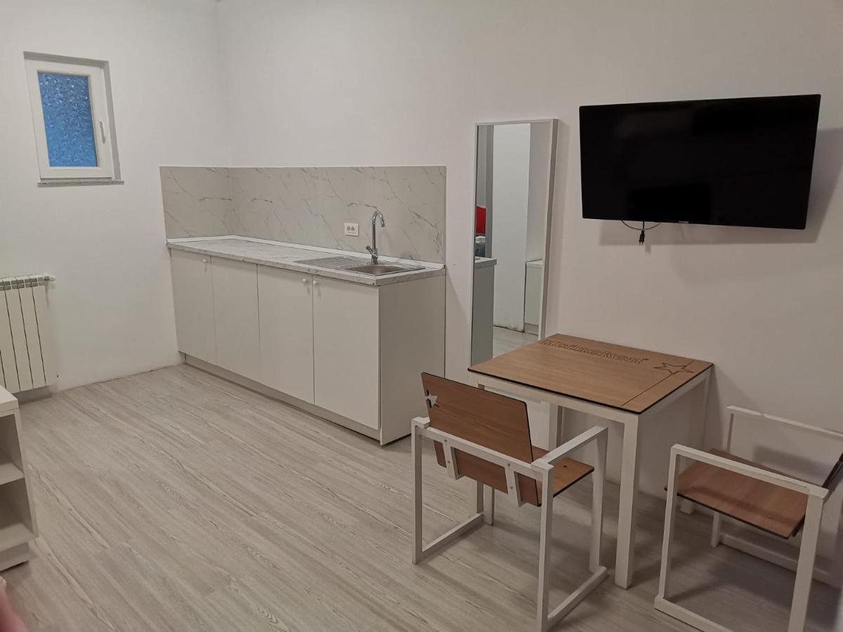בוקרשט Old Town Bar Apartments On Street Tonitza מראה חיצוני תמונה