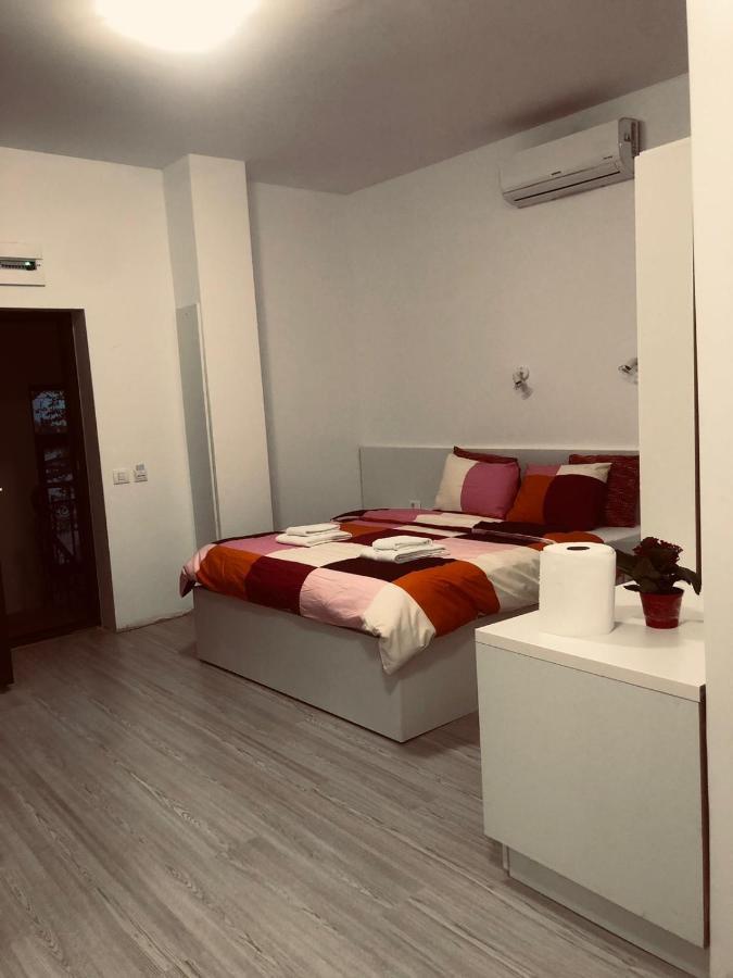 בוקרשט Old Town Bar Apartments On Street Tonitza מראה חיצוני תמונה