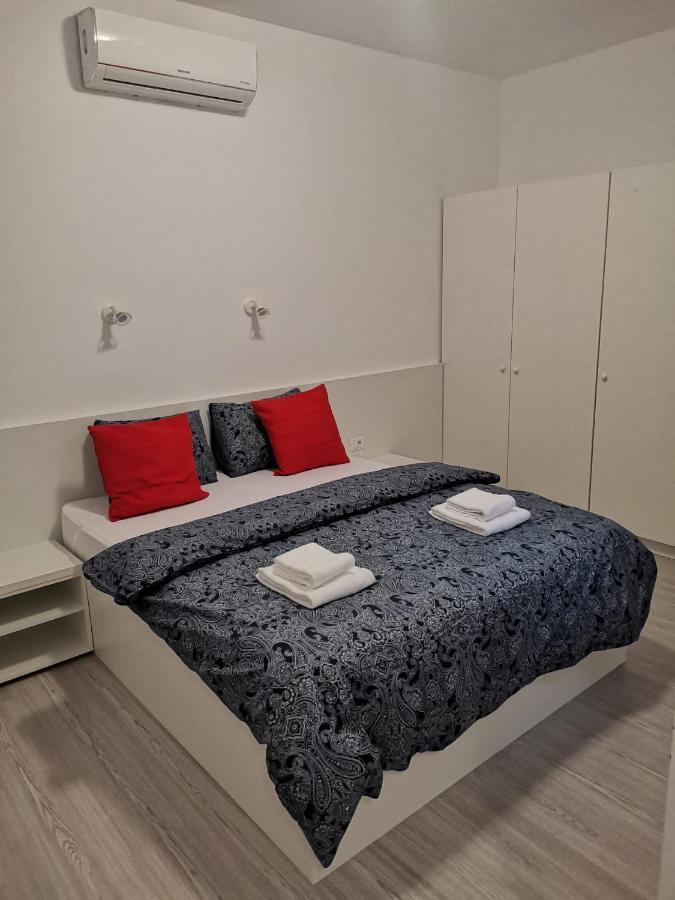 בוקרשט Old Town Bar Apartments On Street Tonitza מראה חיצוני תמונה