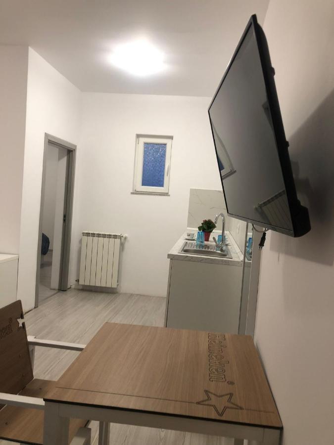 בוקרשט Old Town Bar Apartments On Street Tonitza מראה חיצוני תמונה