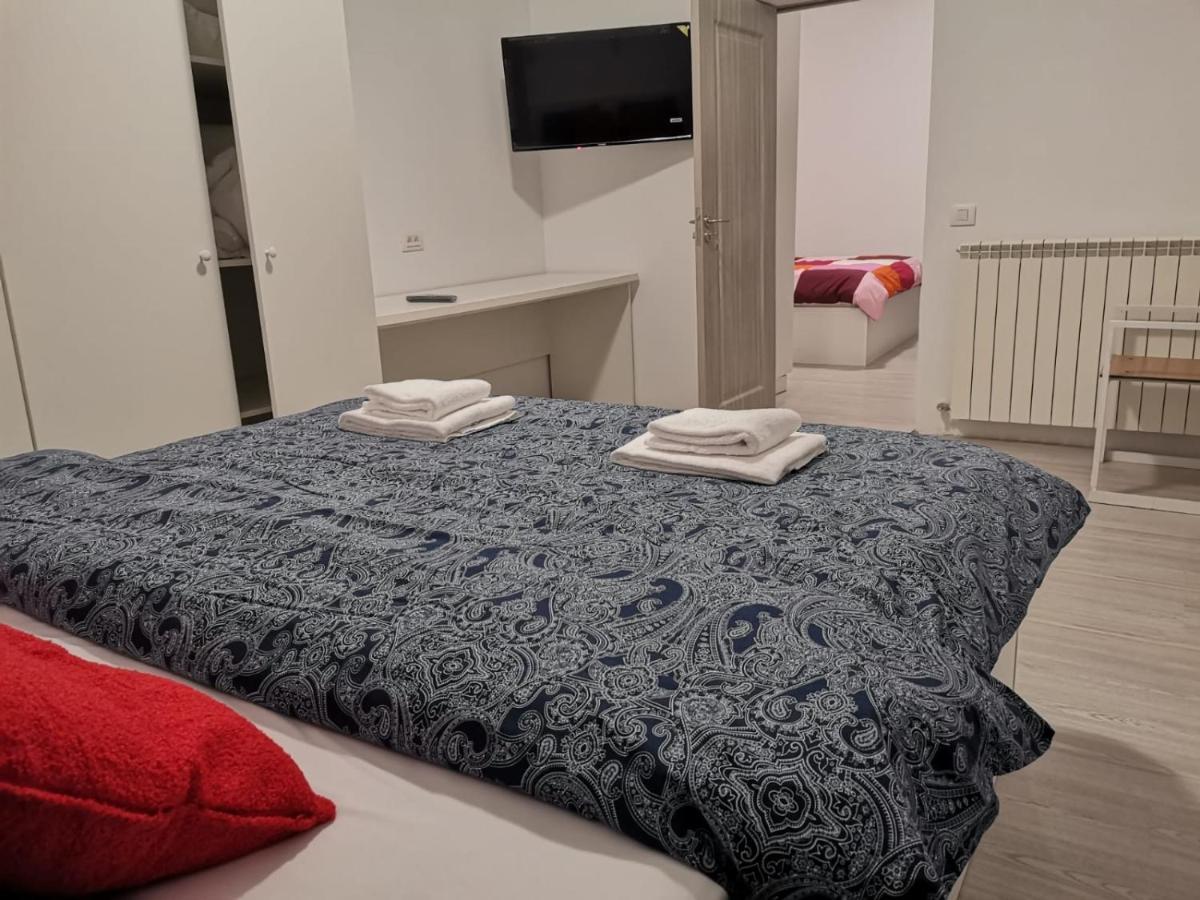 בוקרשט Old Town Bar Apartments On Street Tonitza מראה חיצוני תמונה