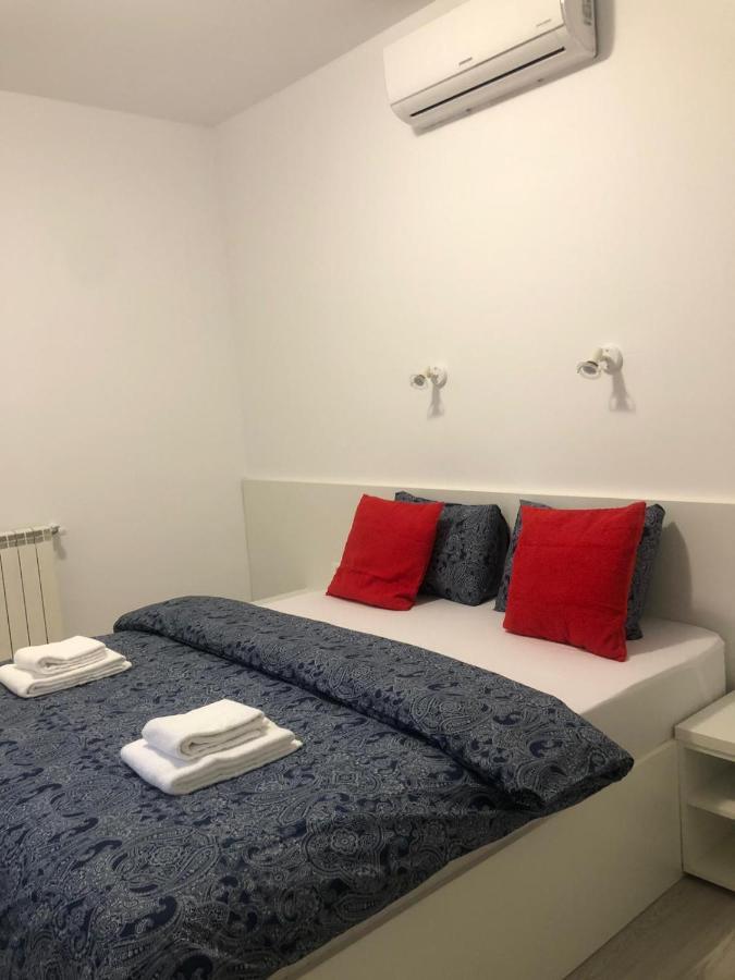 בוקרשט Old Town Bar Apartments On Street Tonitza מראה חיצוני תמונה