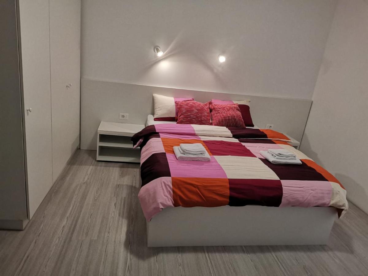בוקרשט Old Town Bar Apartments On Street Tonitza מראה חיצוני תמונה