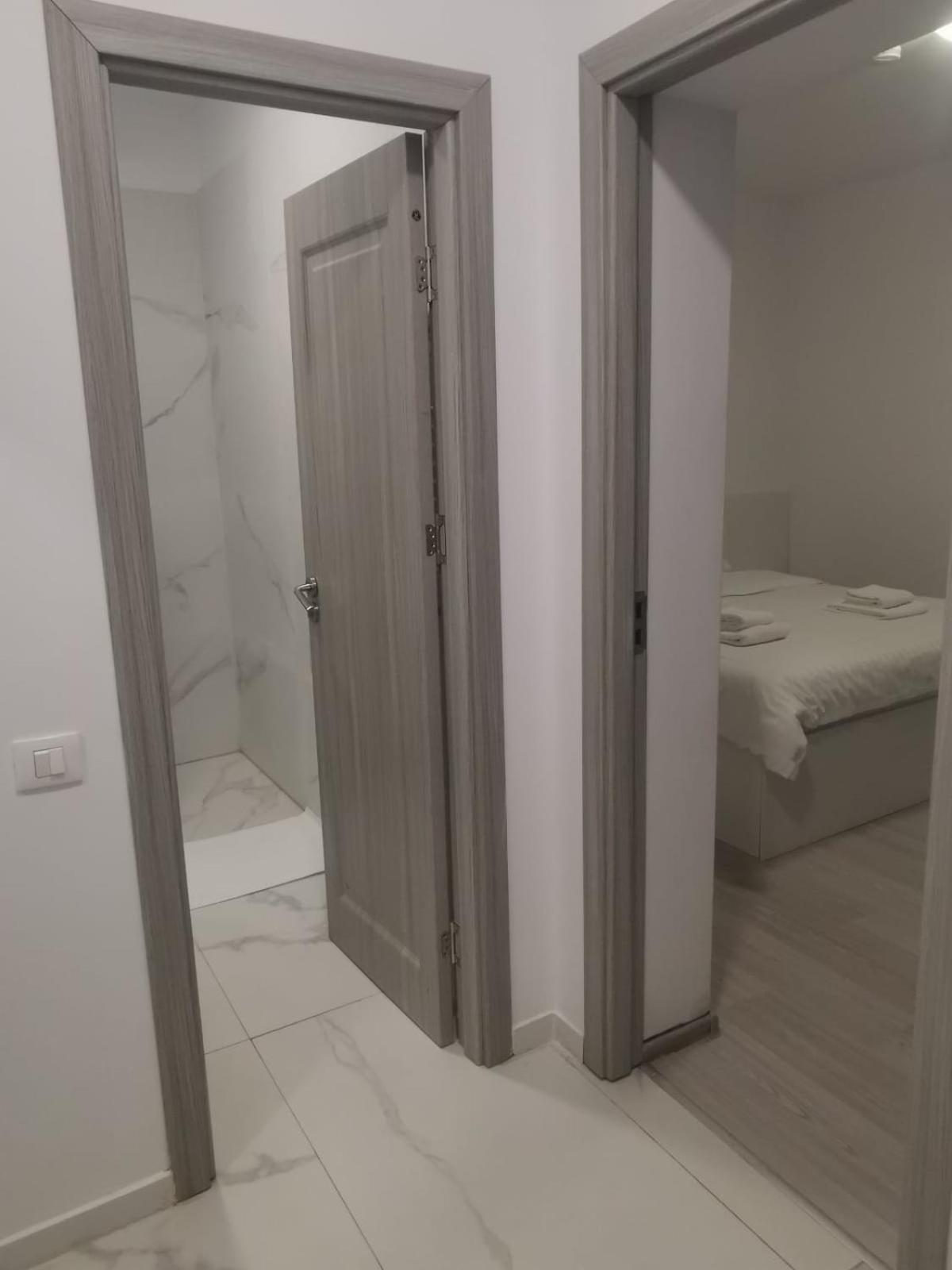 בוקרשט Old Town Bar Apartments On Street Tonitza מראה חיצוני תמונה
