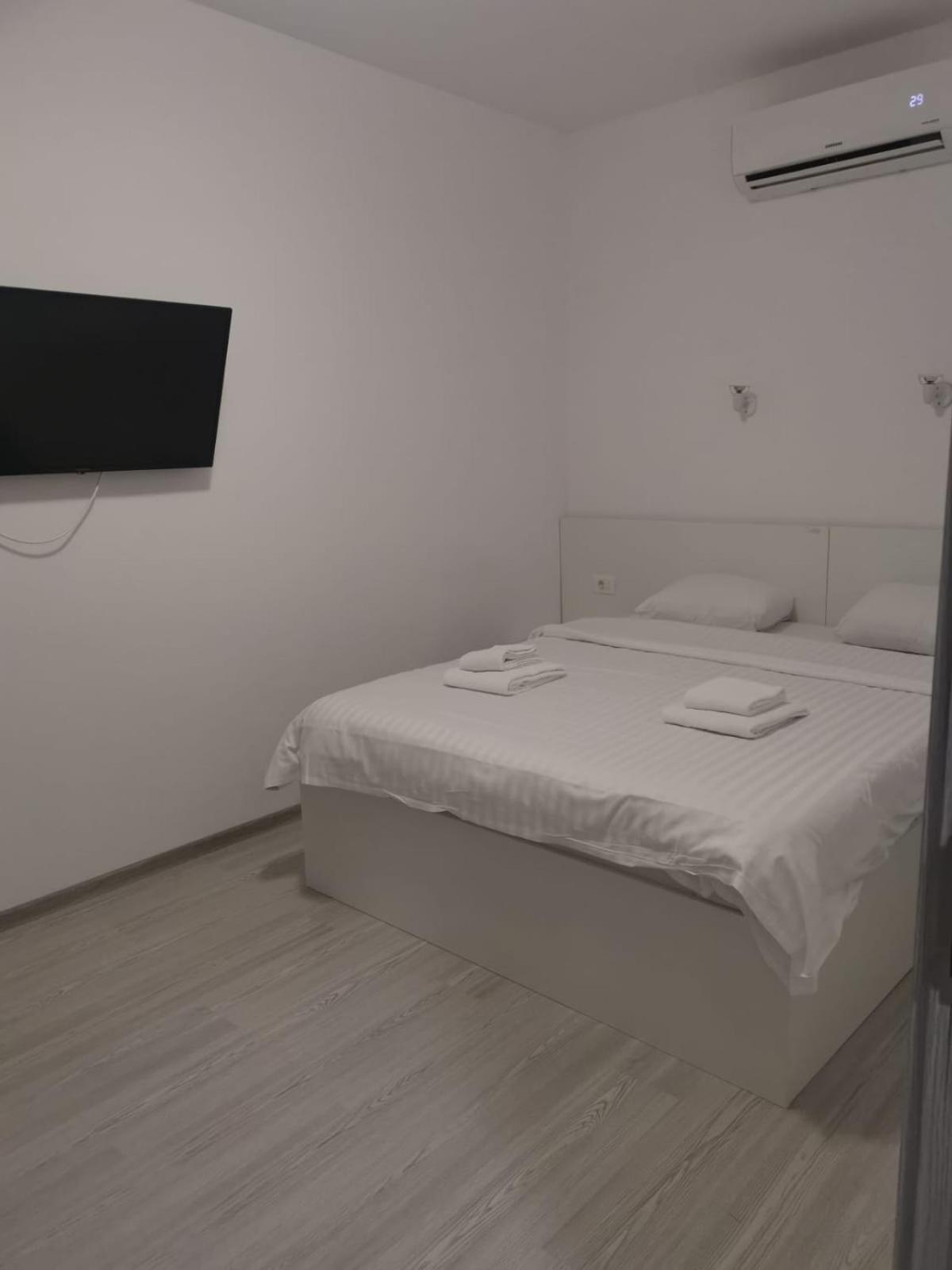 בוקרשט Old Town Bar Apartments On Street Tonitza מראה חיצוני תמונה