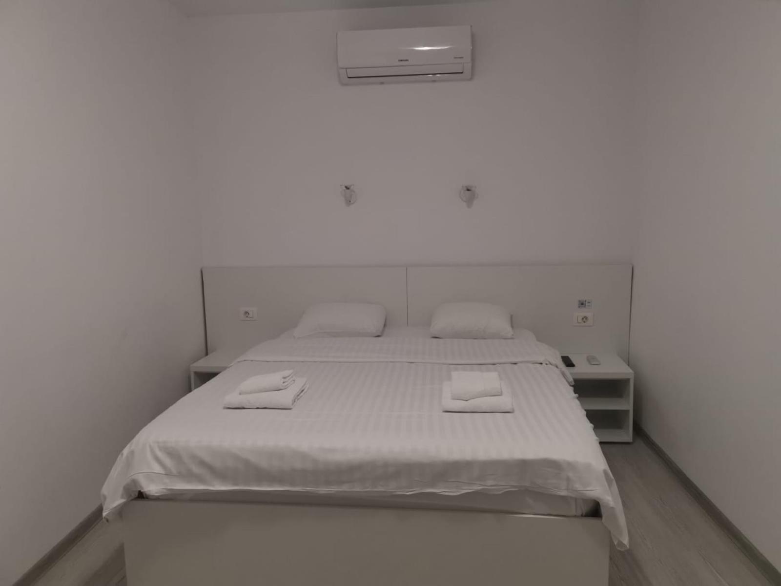 בוקרשט Old Town Bar Apartments On Street Tonitza מראה חיצוני תמונה