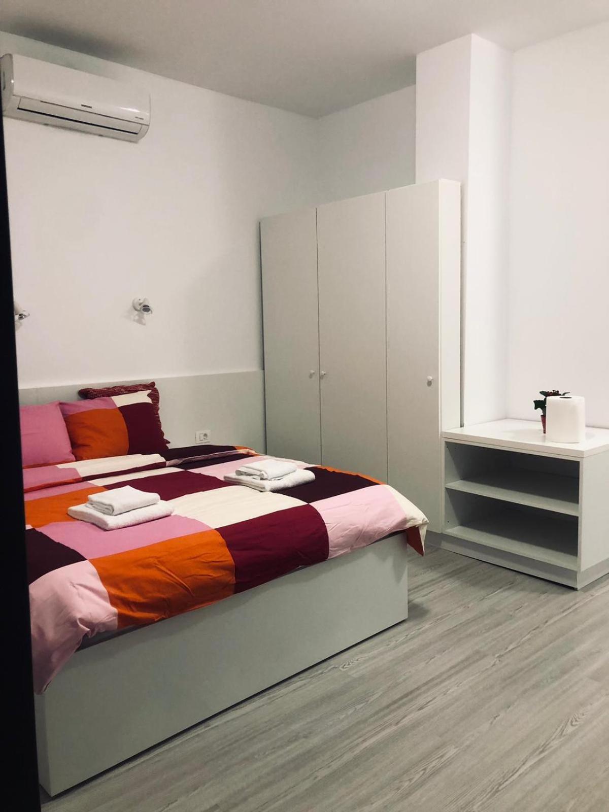 בוקרשט Old Town Bar Apartments On Street Tonitza מראה חיצוני תמונה